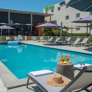 Hotel Ibis Styles Portes Du Luberon ***